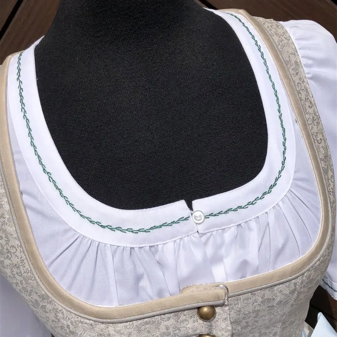 Waldorff Dirndlbluse kurzarm mit Stickerei grün – Bild 14 – Chiemgauer Heimatwerk Trachten-Onlineshop Waldorff Dirndlbluse kurzarm mit Stickerei grün - Bild 14 - Chiemgauer Heimatwerk Trachten-Onlineshop