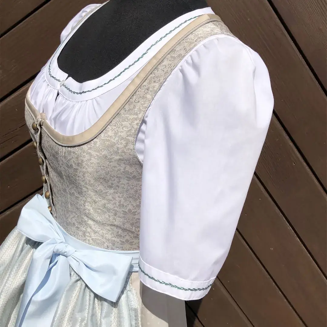 Waldorff Dirndlbluse kurzarm mit Stickerei grün – Bild 22 – Chiemgauer Heimatwerk Trachten-Onlineshop Waldorff Dirndlbluse kurzarm mit Stickerei grün - Bild 22 - Chiemgauer Heimatwerk Trachten-Onlineshop