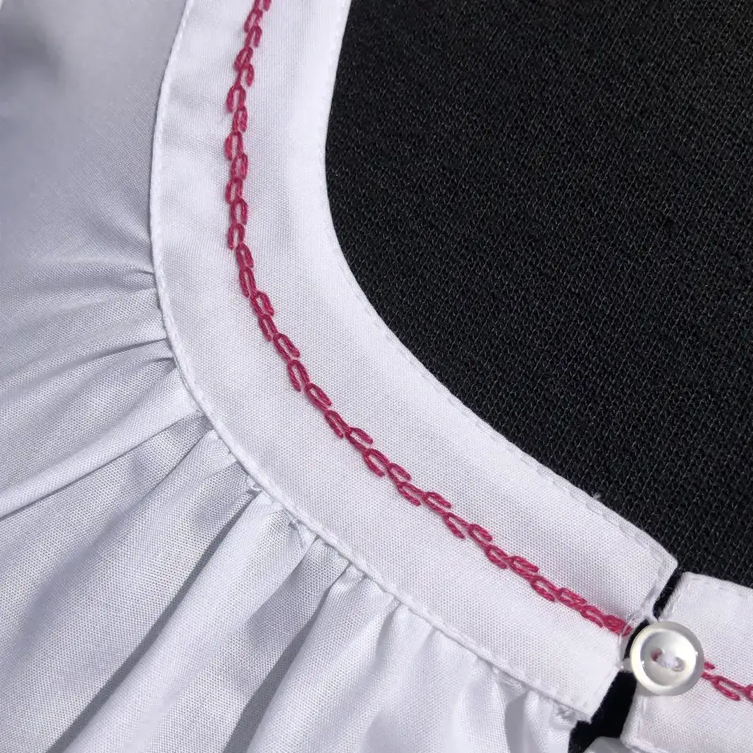 Waldorff Dirndlbluse kurzarm mit Stickerei himbeer – Bild 25 – Chiemgauer Heimatwerk Trachten-Onlineshop Waldorff Dirndlbluse kurzarm mit Stickerei himbeer - Bild 25 - Chiemgauer Heimatwerk Trachten-Onlineshop
