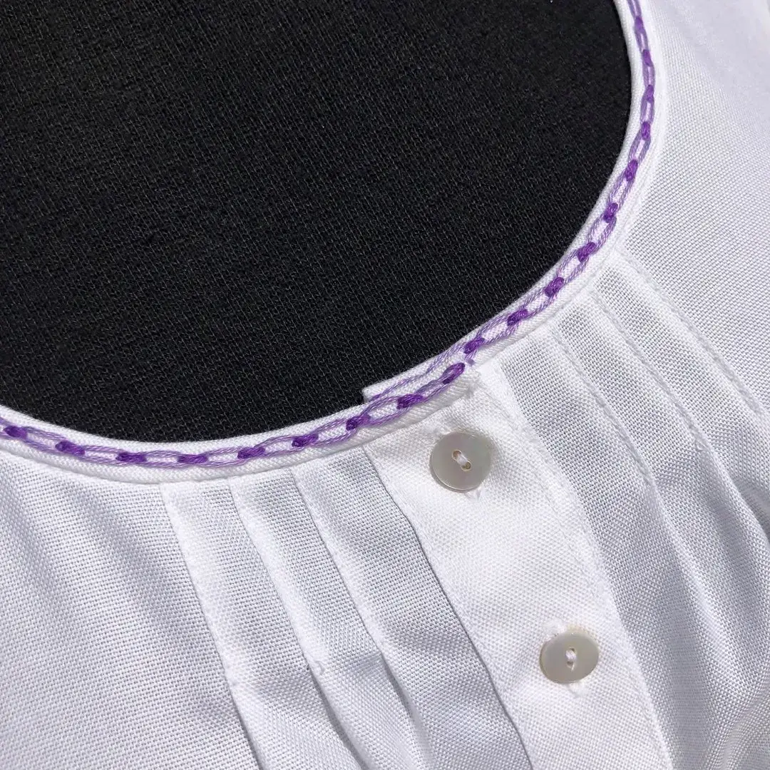 Waldorff Dirndlbluse kurzarm mit Stickerei lila No. 2 – Bild 18 – Chiemgauer Heimatwerk Trachten-Onlineshop Waldorff Dirndlbluse kurzarm mit Stickerei lila No. 2 - Bild 18 - Chiemgauer Heimatwerk Trachten-Onlineshop