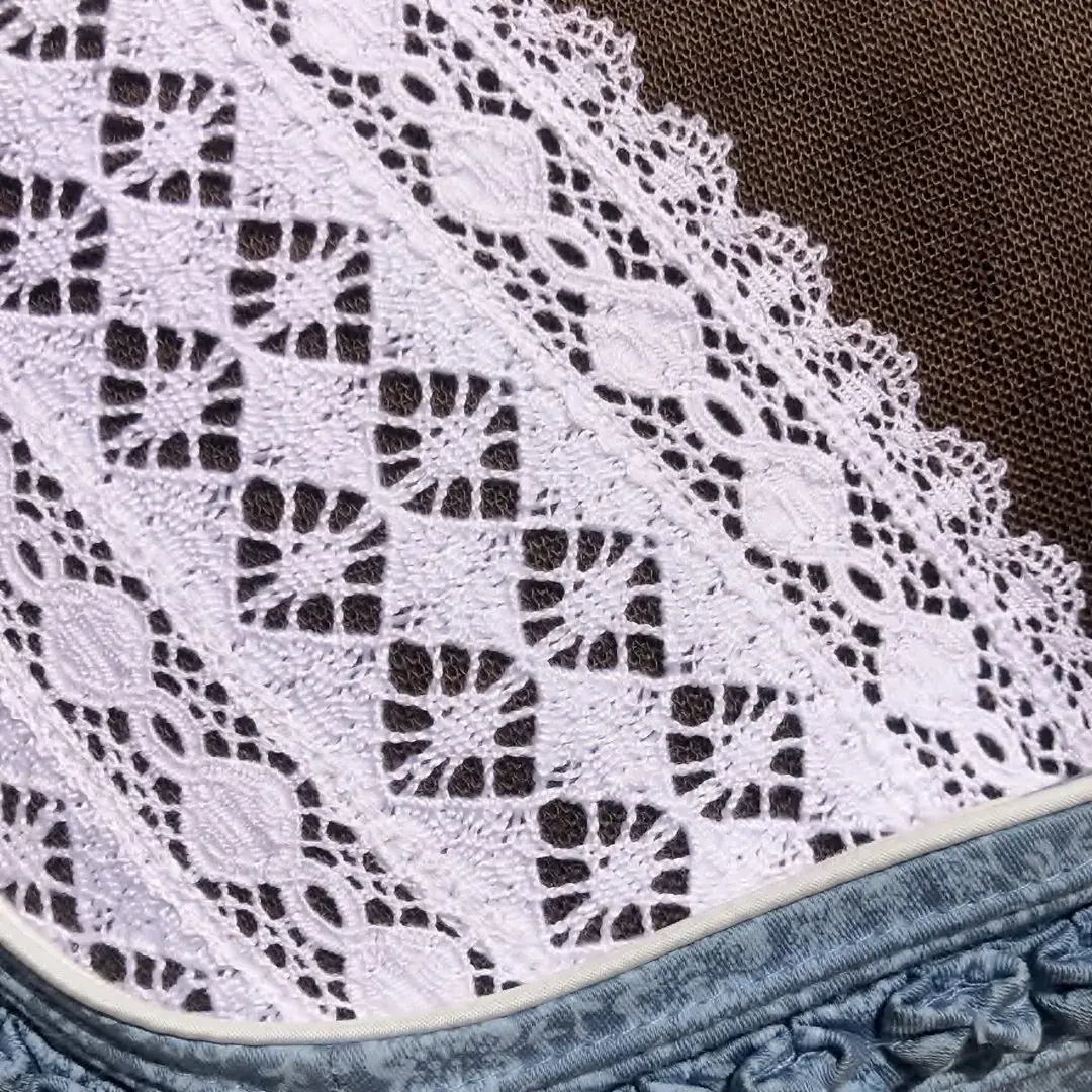 Waldorff Dirndlbluse kurzarm mit V-Ausschnitt No. 11 – Bild 52 – Chiemgauer Heimatwerk Trachten-Onlineshop Waldorff Dirndlbluse kurzarm mit V-Ausschnitt No. 11 - Bild 52 - Chiemgauer Heimatwerk Trachten-Onlineshop