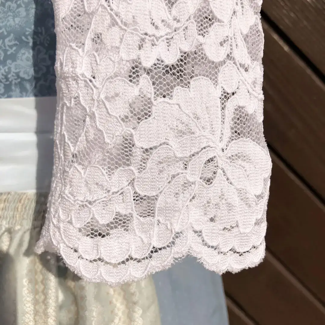 Waldorff Dirndlbluse kurzarm mit V-Ausschnitt No. 19 – Bild 15 – Chiemgauer Heimatwerk Trachten-Onlineshop Waldorff Dirndlbluse kurzarm mit V-Ausschnitt No. 19 - Bild 15 - Chiemgauer Heimatwerk Trachten-Onlineshop