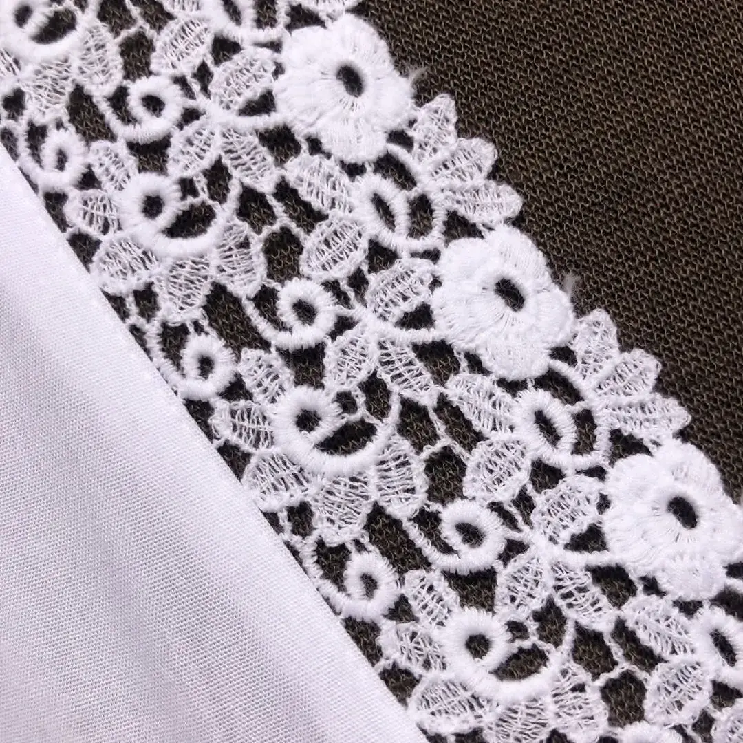 Waldorff Dirndlbluse kurzarm mit V-Ausschnitt No. 27 – Bild 4 – Chiemgauer Heimatwerk Trachten-Onlineshop Waldorff Dirndlbluse kurzarm mit V-Ausschnitt No. 27 - Bild 4 - Chiemgauer Heimatwerk Trachten-Onlineshop