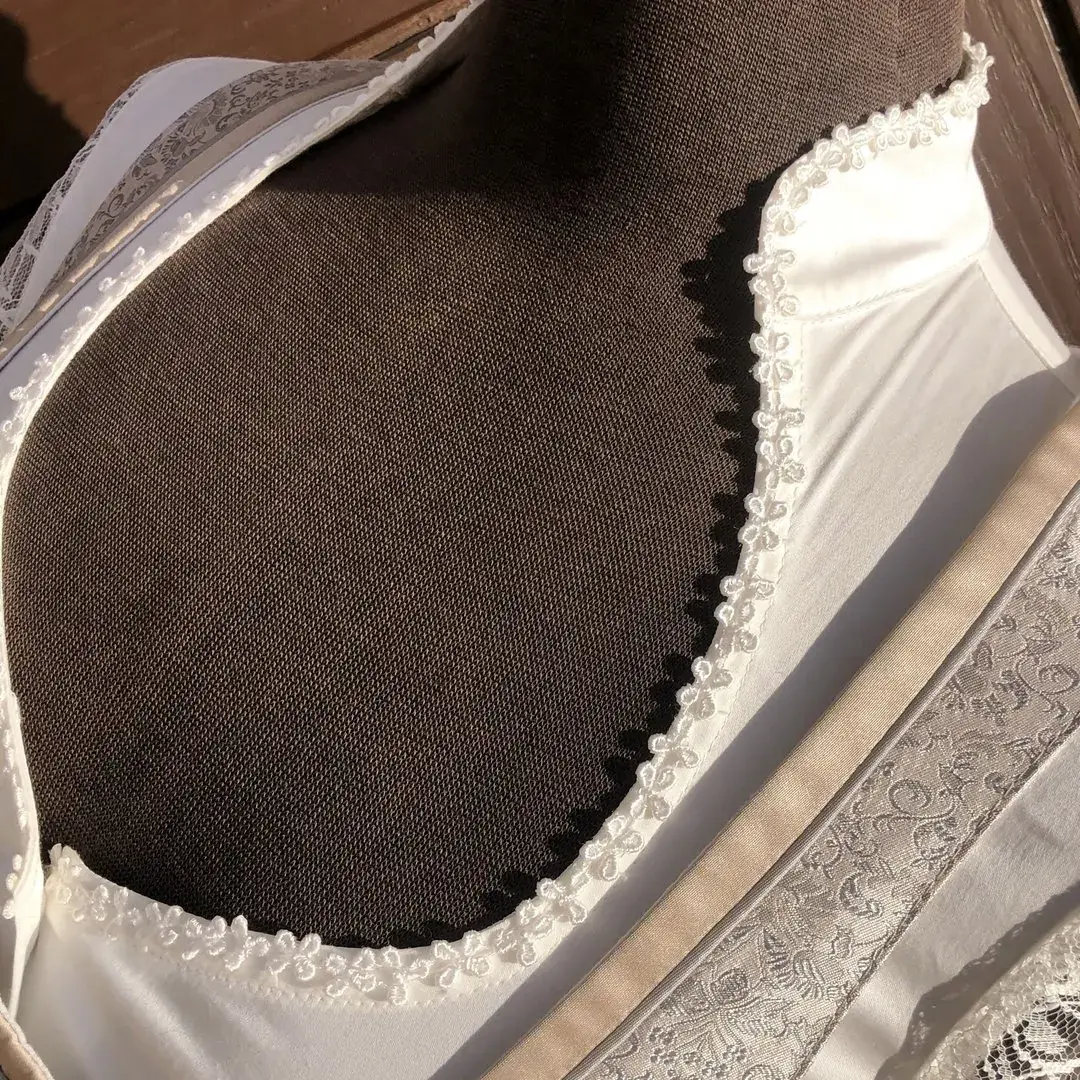 Waldorff Dirndlbluse langarm in creme No. 2 – Bild 20 – Chiemgauer Heimatwerk Trachten-Onlineshop Waldorff Dirndlbluse langarm in creme No. 2 - Bild 20 - Chiemgauer Heimatwerk Trachten-Onlineshop
