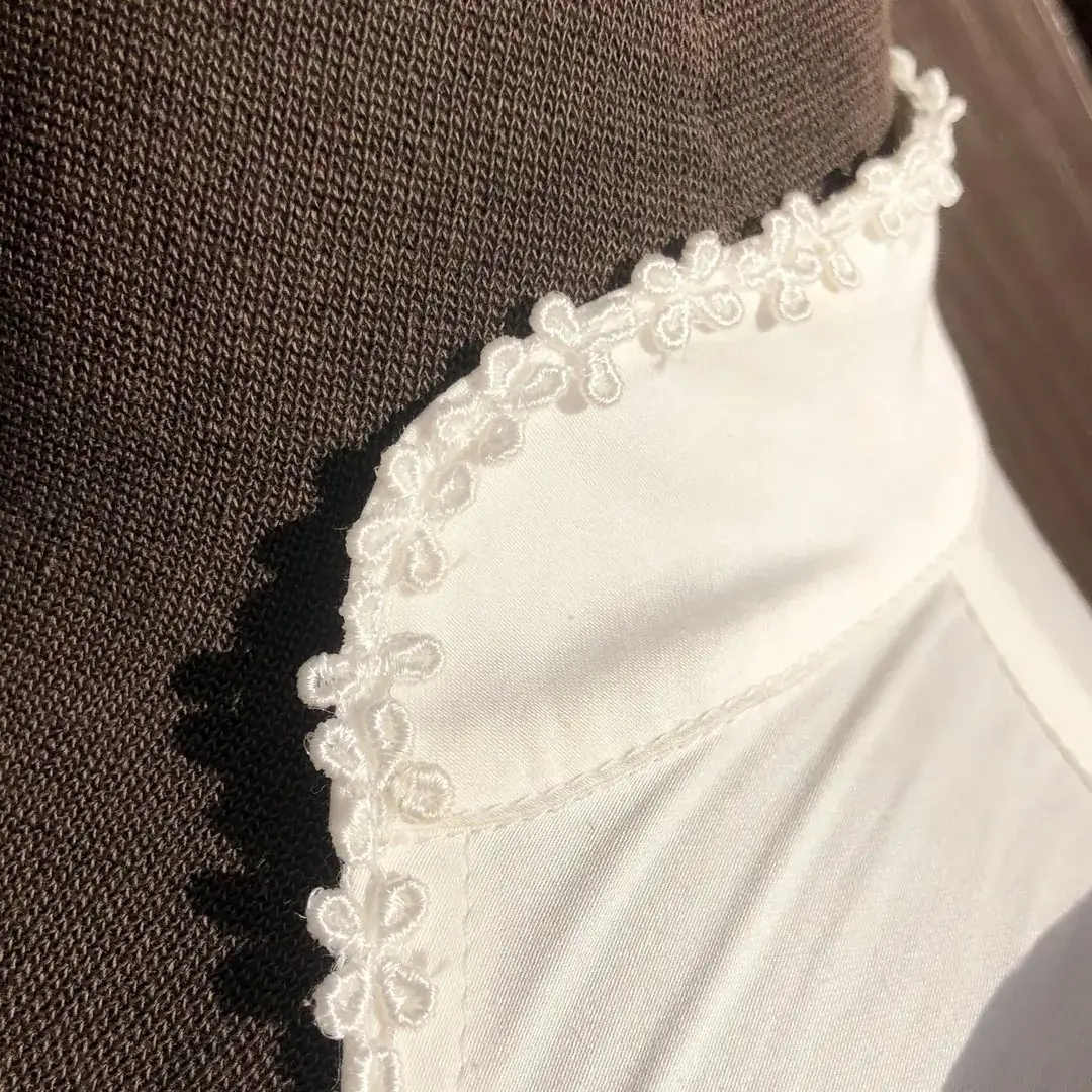 Waldorff Dirndlbluse langarm in creme No. 2 – Bild 26 – Chiemgauer Heimatwerk Trachten-Onlineshop Waldorff Dirndlbluse langarm in creme No. 2 - Bild 26 - Chiemgauer Heimatwerk Trachten-Onlineshop