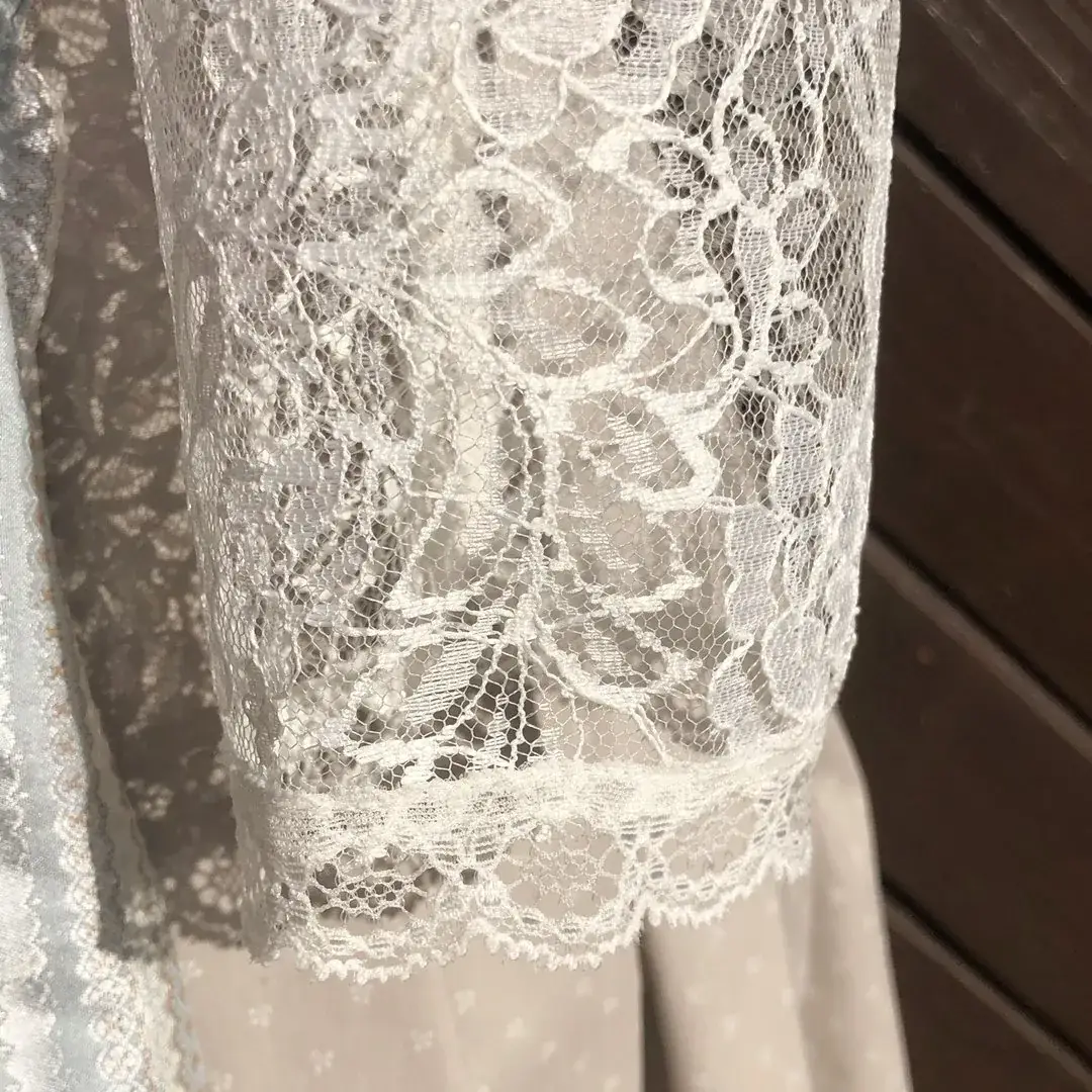 Waldorff Dirndlbluse langarm in creme No. 2 – Bild 51 – Chiemgauer Heimatwerk Trachten-Onlineshop Waldorff Dirndlbluse langarm in creme No. 2 - Bild 51 - Chiemgauer Heimatwerk Trachten-Onlineshop