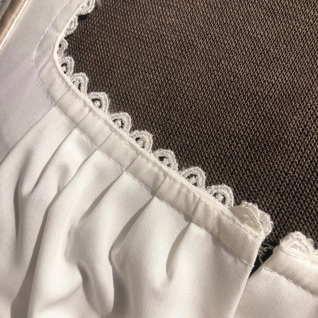 Waldorff Dirndlbluse langarm in creme No. 4 – Bild 8 – Chiemgauer Heimatwerk Trachten-Onlineshop Waldorff Dirndlbluse langarm in creme No. 4 - Bild 8 - Chiemgauer Heimatwerk Trachten-Onlineshop