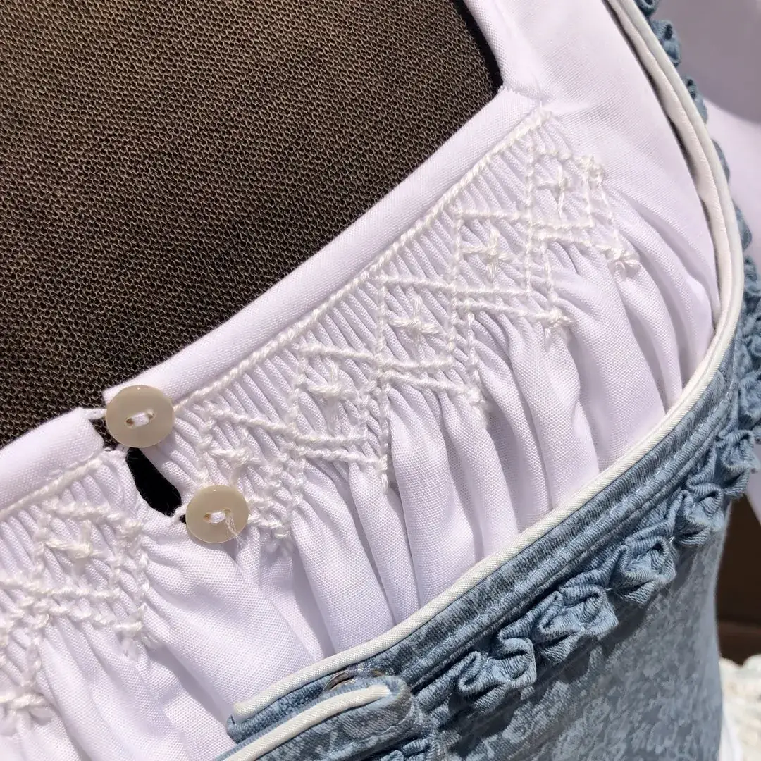 Waldorff Dirndlbluse langarm Miederbluse No. 5 – Bild 40 – Chiemgauer Heimatwerk Trachten-Onlineshop Waldorff Dirndlbluse langarm Miederbluse No. 5 - Bild 40 - Chiemgauer Heimatwerk Trachten-Onlineshop