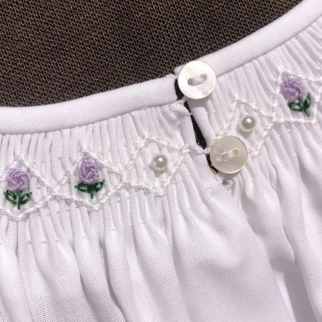 Waldorff Dirndlbluse langarm mit Handstickerei No. 1 – Bild 7 – Chiemgauer Heimatwerk Trachten-Onlineshop Waldorff Dirndlbluse langarm mit Handstickerei No. 1 - Bild 7 - Chiemgauer Heimatwerk Trachten-Onlineshop
