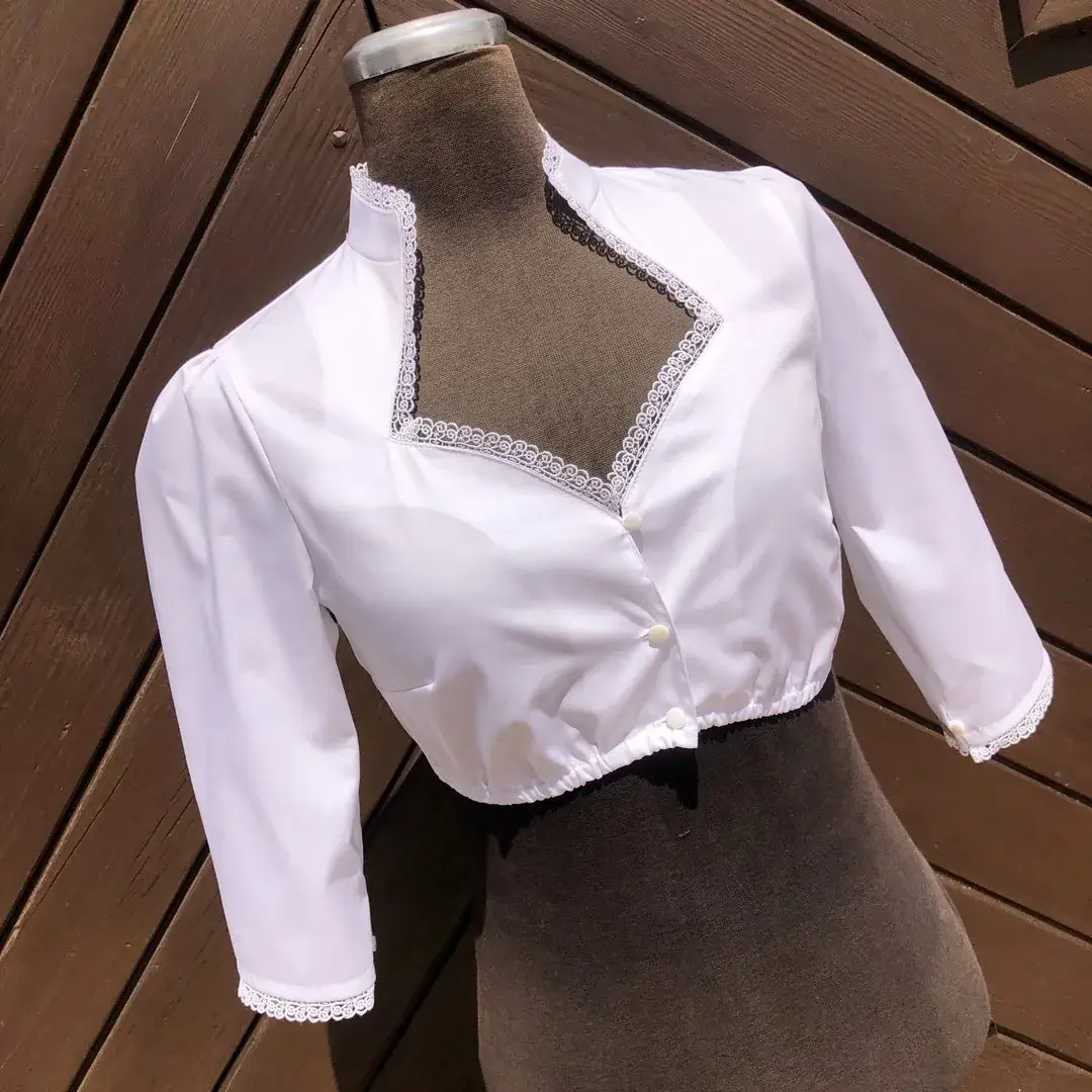 Waldorff Dirndlbluse langarm mit Herzausschnitt – Bild 2 – Chiemgauer Heimatwerk Trachten-Onlineshop Waldorff Dirndlbluse langarm mit Herzausschnitt - Bild 2 - Chiemgauer Heimatwerk Trachten-Onlineshop