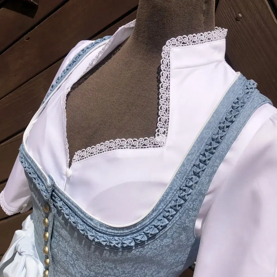 Waldorff Dirndlbluse langarm mit Herzausschnitt – Bild 28 – Chiemgauer Heimatwerk Trachten-Onlineshop Waldorff Dirndlbluse langarm mit Herzausschnitt - Bild 28 - Chiemgauer Heimatwerk Trachten-Onlineshop