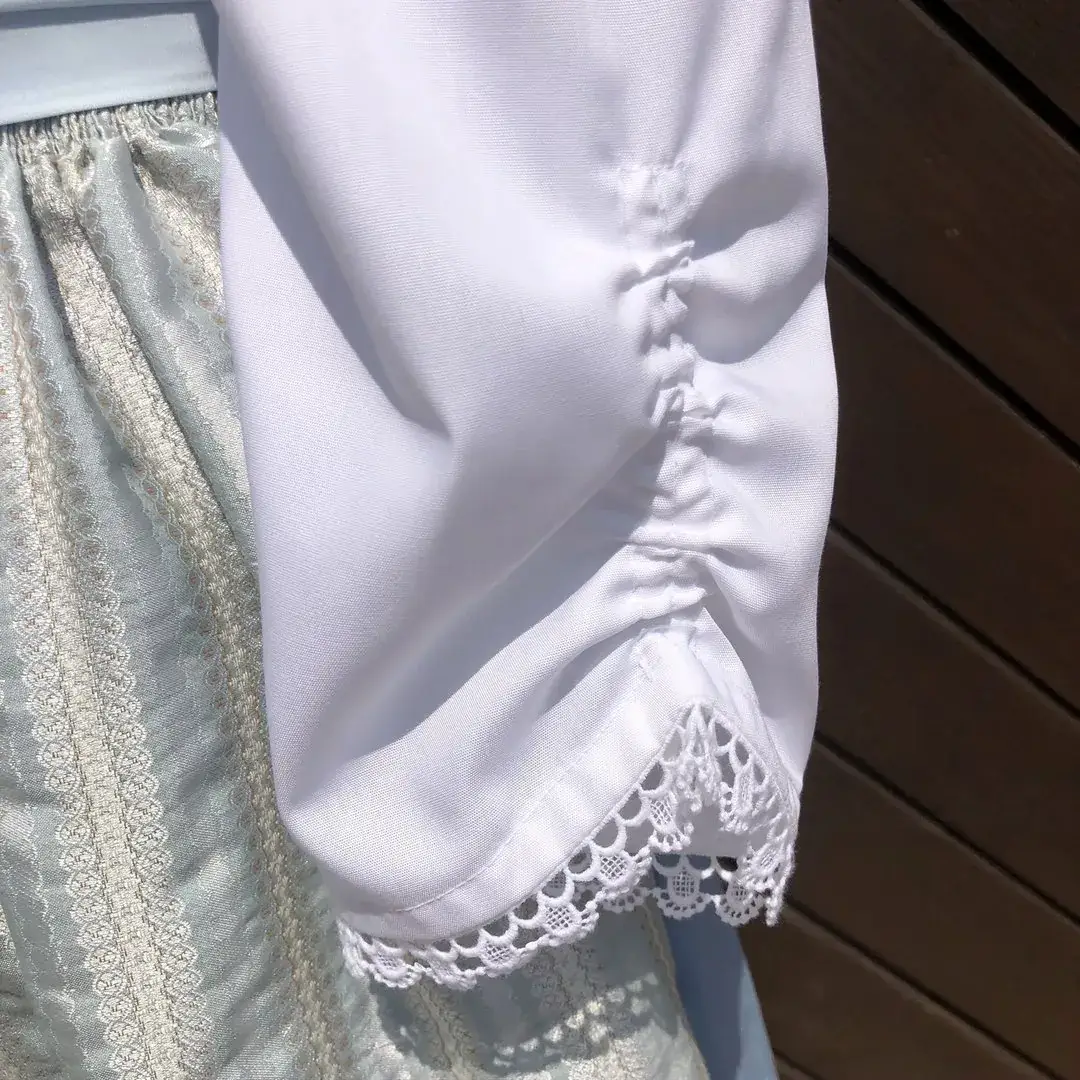 Waldorff Dirndlbluse langarm mit Schneewittchenkragen – Bild 8 – Chiemgauer Heimatwerk Trachten-Onlineshop Waldorff Dirndlbluse langarm mit Schneewittchenkragen - Bild 8 - Chiemgauer Heimatwerk Trachten-Onlineshop