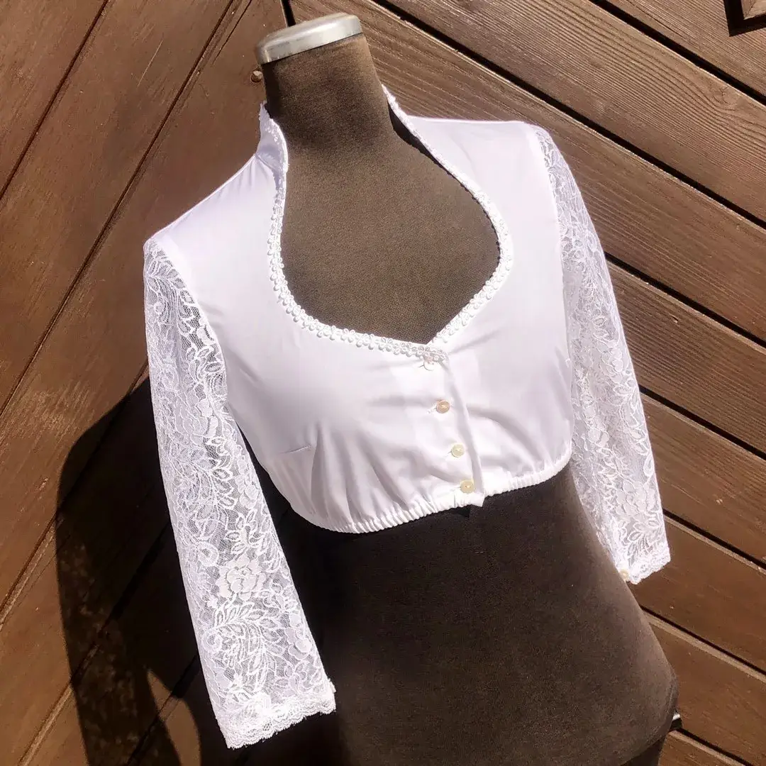 Waldorff Dirndlbluse langarm mit Schneewittchenkragen No. 1 – Bild 2 – Chiemgauer Heimatwerk Trachten-Onlineshop Waldorff Dirndlbluse langarm mit Schneewittchenkragen No. 1 - Bild 2 - Chiemgauer Heimatwerk Trachten-Onlineshop