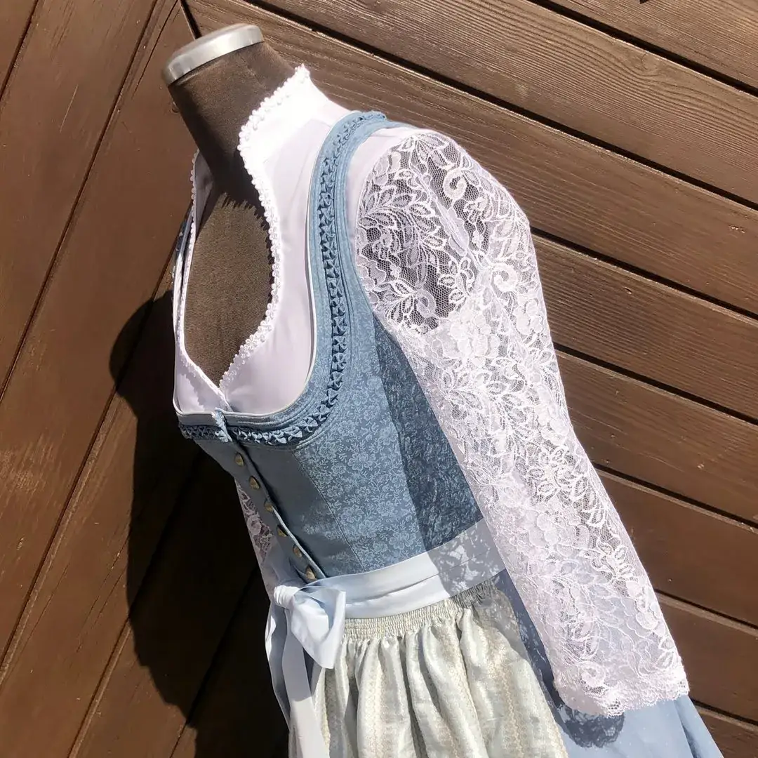 Waldorff Dirndlbluse langarm mit Schneewittchenkragen No. 1 – Bild 4 – Chiemgauer Heimatwerk Trachten-Onlineshop Waldorff Dirndlbluse langarm mit Schneewittchenkragen No. 1 - Bild 4 - Chiemgauer Heimatwerk Trachten-Onlineshop