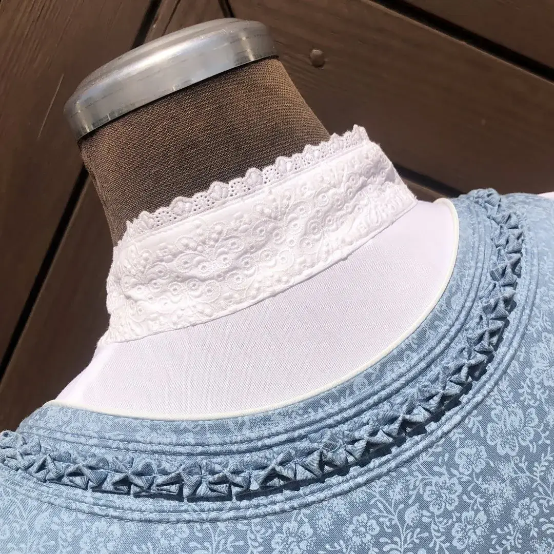 Waldorff Dirndlbluse langarm mit Schneewittchenkragen No. 2 – Bild 8 – Chiemgauer Heimatwerk Trachten-Onlineshop Waldorff Dirndlbluse langarm mit Schneewittchenkragen No. 2 - Bild 8 - Chiemgauer Heimatwerk Trachten-Onlineshop