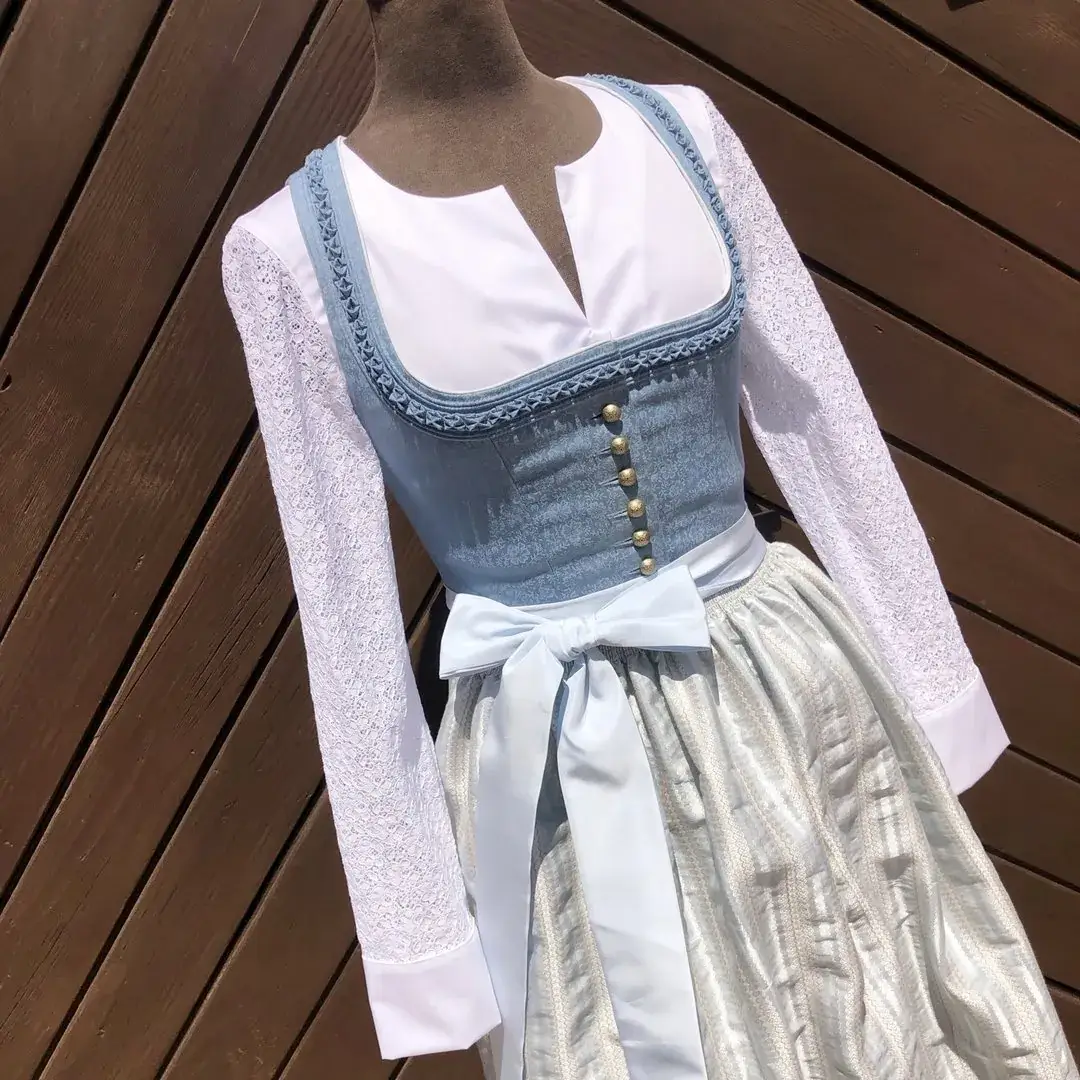 Waldorff Dirndlbluse langarm mit Spitzenärmeln – Bild 1 – Chiemgauer Heimatwerk Trachten-Onlineshop Waldorff Dirndlbluse langarm mit Spitzenärmeln - Bild 1 - Chiemgauer Heimatwerk Trachten-Onlineshop