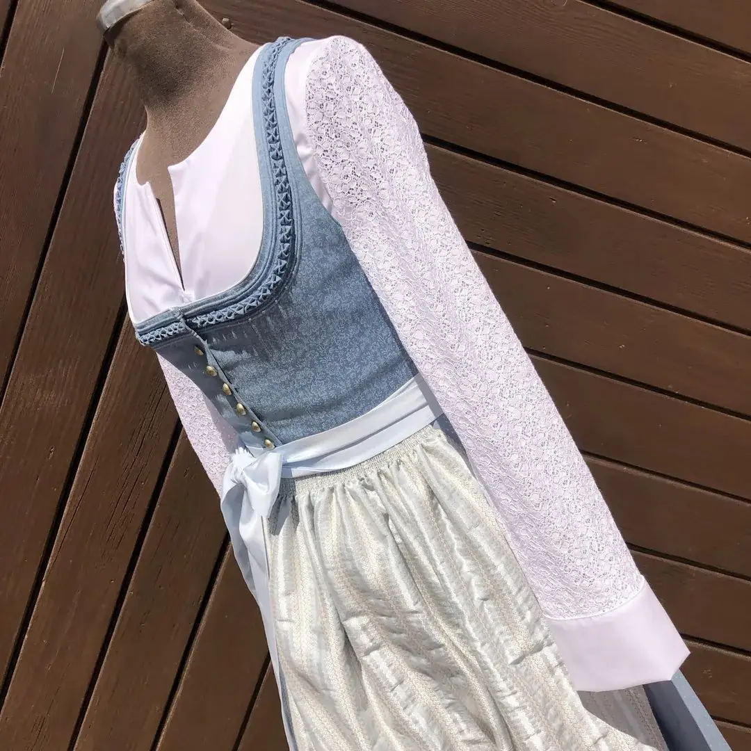 Waldorff Dirndlbluse langarm mit Spitzenärmeln – Bild 42 – Chiemgauer Heimatwerk Trachten-Onlineshop Waldorff Dirndlbluse langarm mit Spitzenärmeln - Bild 42 - Chiemgauer Heimatwerk Trachten-Onlineshop
