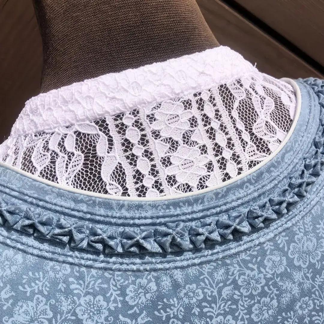 Waldorff Dirndlbluse langarm mit V-Ausschnitt No. 11 – Bild 52 – Chiemgauer Heimatwerk Trachten-Onlineshop Waldorff Dirndlbluse langarm mit V-Ausschnitt No. 11 - Bild 52 - Chiemgauer Heimatwerk Trachten-Onlineshop