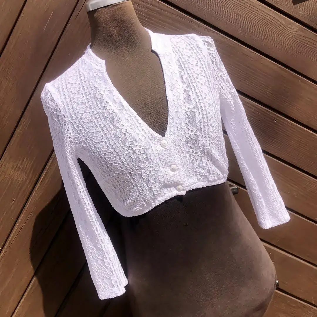 Waldorff Dirndlbluse langarm mit V-Ausschnitt No. 11 – Bild 87 – Chiemgauer Heimatwerk Trachten-Onlineshop Waldorff Dirndlbluse langarm mit V-Ausschnitt No. 11 - Bild 87 - Chiemgauer Heimatwerk Trachten-Onlineshop