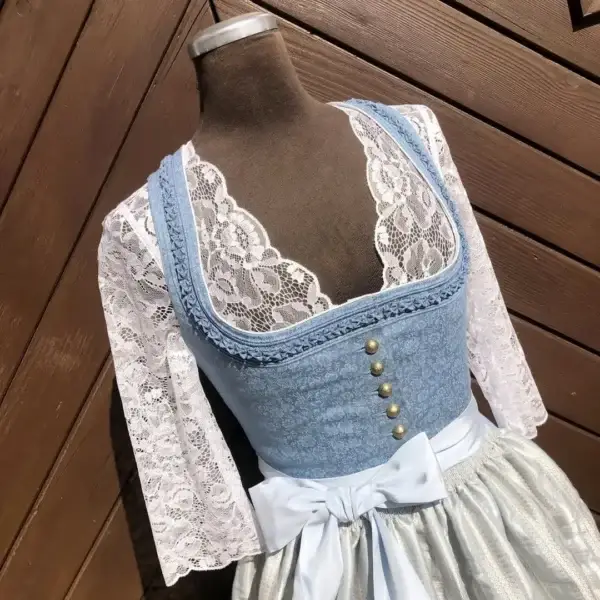 Waldorff Dirndlbluse langarm mit V-Ausschnitt No. 5 – Bild 1 – Chiemgauer Heimatwerk Trachten-Onlineshop Waldorff Dirndlbluse langarm mit V-Ausschnitt No. 5 - Bild 1 - Chiemgauer Heimatwerk Trachten-Onlineshop