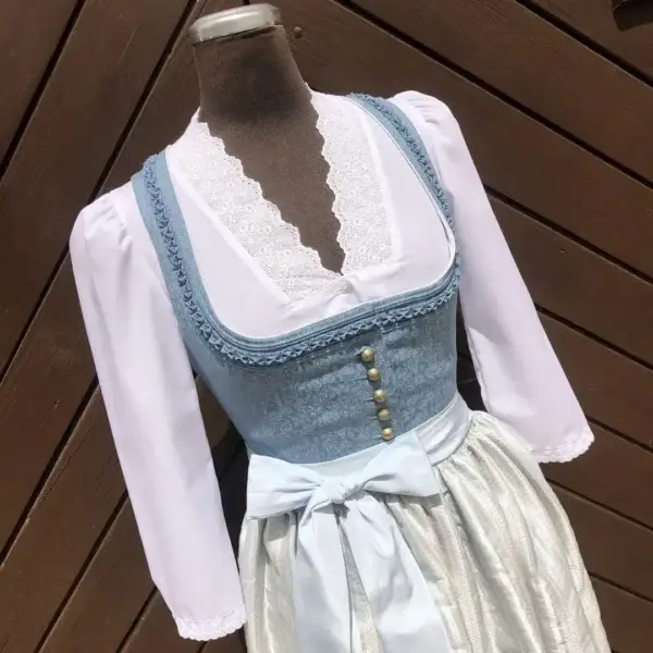 Waldorff Dirndlbluse langarm mit V-Ausschnitt No. 8 – Bild 1 – Chiemgauer Heimatwerk Trachten-Onlineshop Waldorff Dirndlbluse langarm mit V-Ausschnitt No. 8 - Bild 1 - Chiemgauer Heimatwerk Trachten-Onlineshop