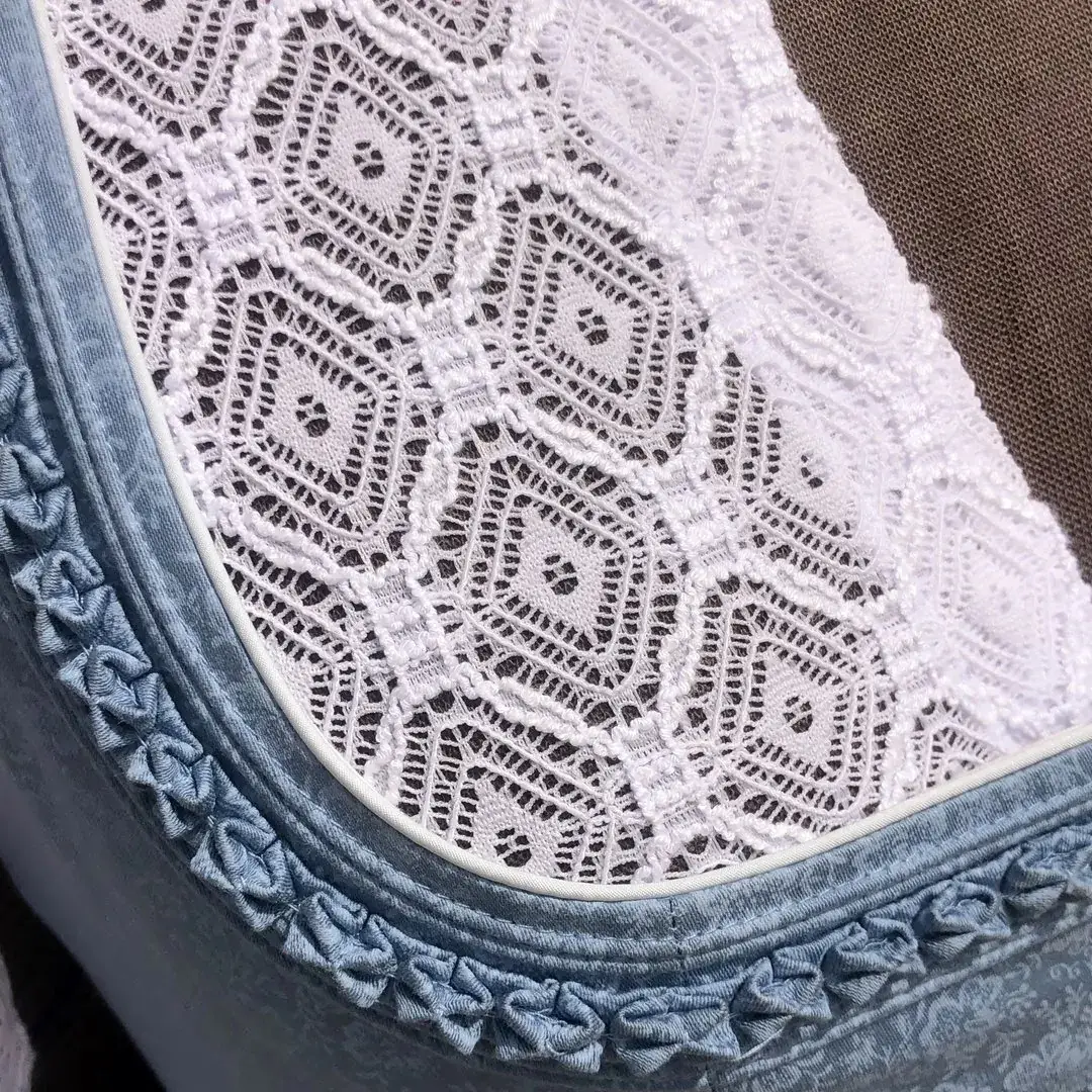 Waldorff Dirndlbluse langarm mit V-Ausschnitt No. 9 – Bild 10 – Chiemgauer Heimatwerk Trachten-Onlineshop Waldorff Dirndlbluse langarm mit V-Ausschnitt No. 9 - Bild 10 - Chiemgauer Heimatwerk Trachten-Onlineshop