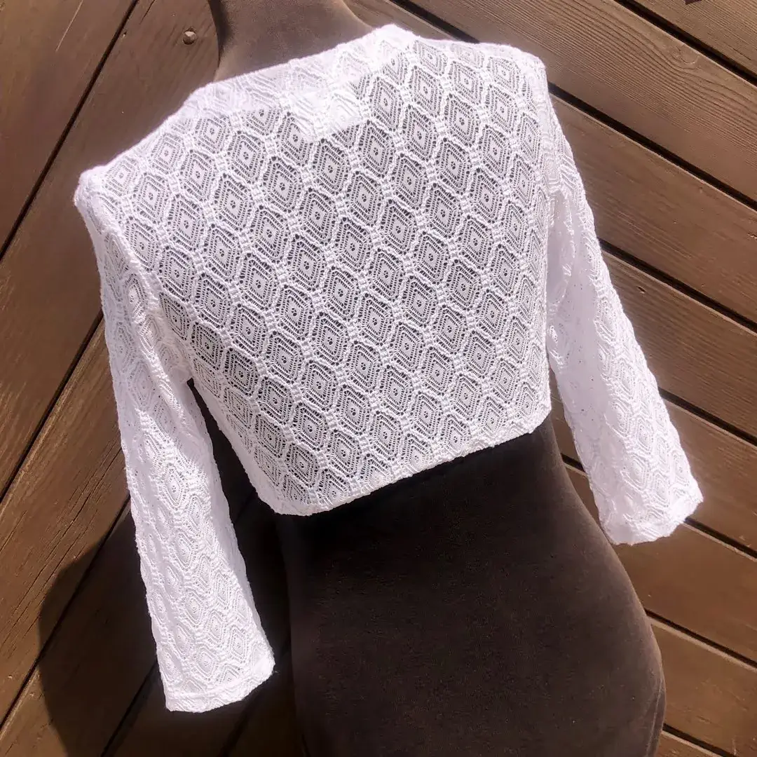Waldorff Dirndlbluse langarm mit V-Ausschnitt No. 9 – Bild 15 – Chiemgauer Heimatwerk Trachten-Onlineshop Waldorff Dirndlbluse langarm mit V-Ausschnitt No. 9 - Bild 15 - Chiemgauer Heimatwerk Trachten-Onlineshop