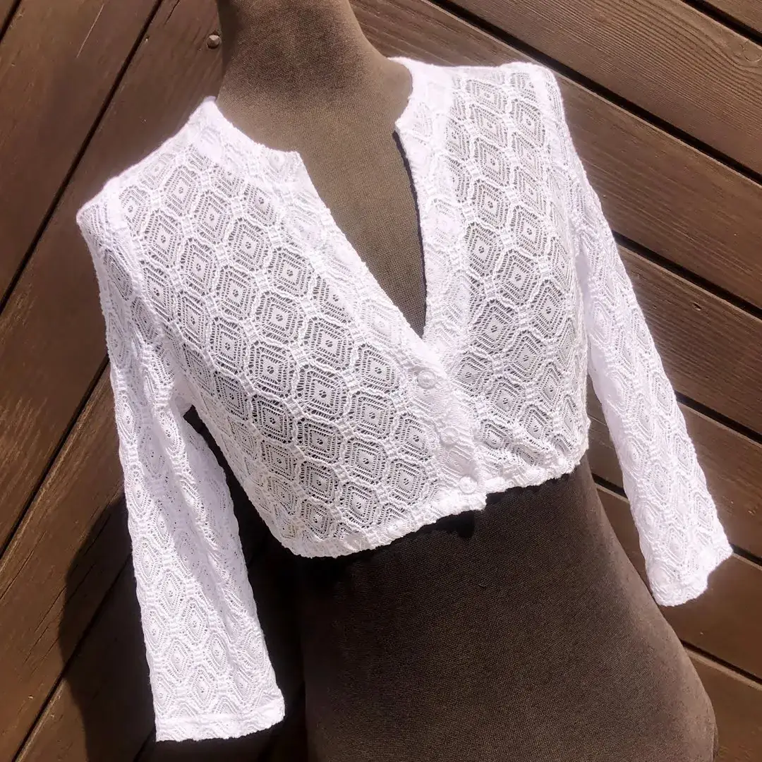 Waldorff Dirndlbluse langarm mit V-Ausschnitt No. 9 – Bild 74 – Chiemgauer Heimatwerk Trachten-Onlineshop Waldorff Dirndlbluse langarm mit V-Ausschnitt No. 9 - Bild 74 - Chiemgauer Heimatwerk Trachten-Onlineshop