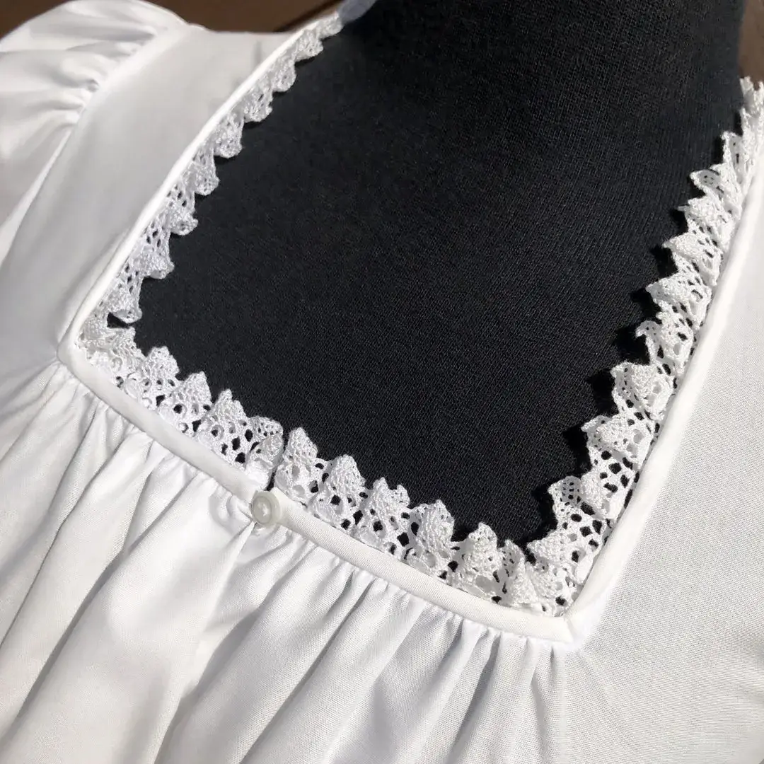 Waldorff Dirndlbluse Miederbluse mit Spitze No. 2 – Bild 18 – Chiemgauer Heimatwerk Trachten-Onlineshop Waldorff Dirndlbluse Miederbluse mit Spitze No. 2 - Bild 18 - Chiemgauer Heimatwerk Trachten-Onlineshop