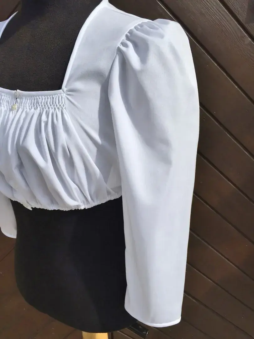 Waldorff Dirndlbluse Miederschnitt mit Smok – Bild 12 – Chiemgauer Heimatwerk Trachten-Onlineshop Waldorff Dirndlbluse Miederschnitt mit Smok - Bild 12 - Chiemgauer Heimatwerk Trachten-Onlineshop