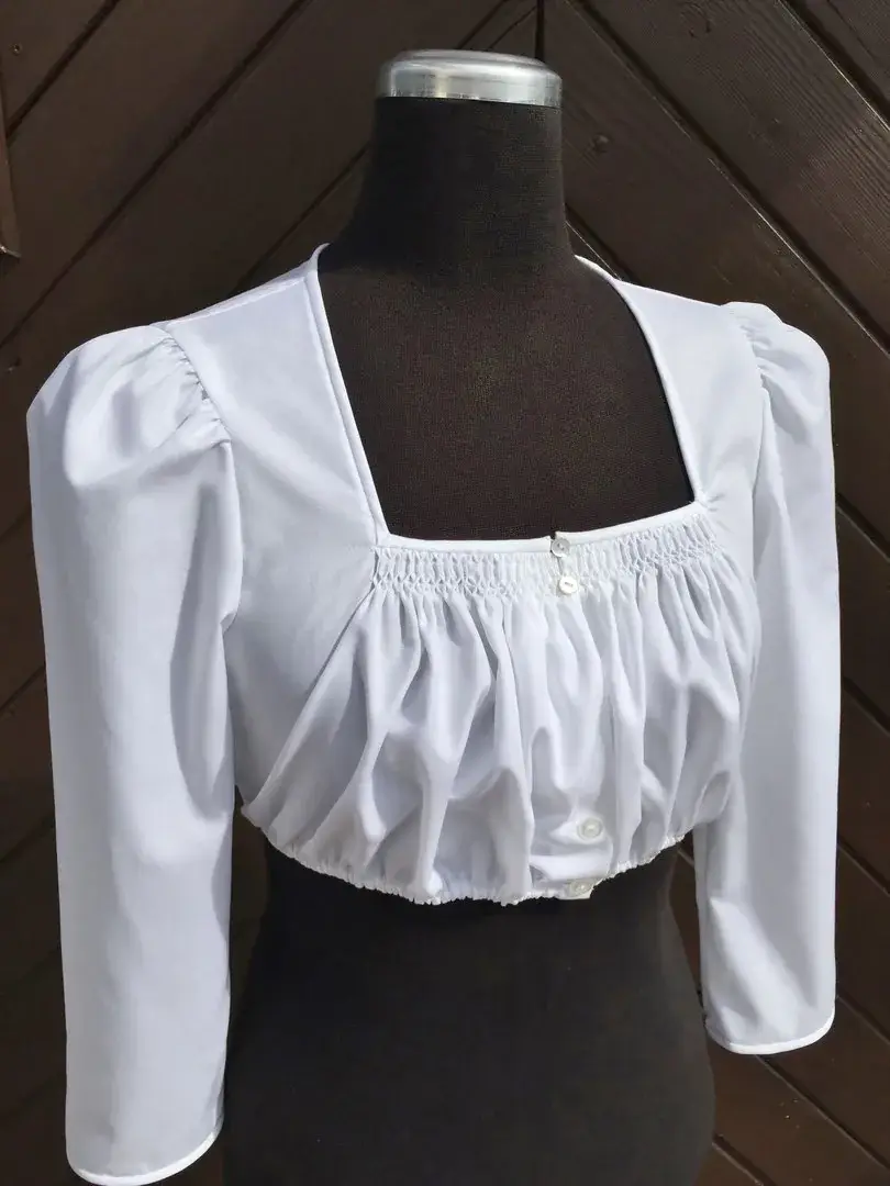 Waldorff Dirndlbluse Miederschnitt mit Smok – Bild 6 – Chiemgauer Heimatwerk Trachten-Onlineshop Waldorff Dirndlbluse Miederschnitt mit Smok - Bild 6 - Chiemgauer Heimatwerk Trachten-Onlineshop