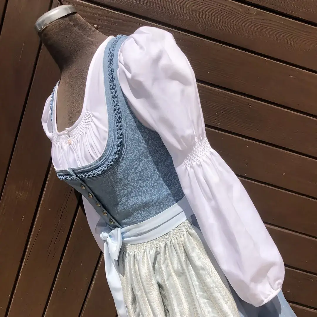Waldorff Dirndlbluse mit handgefertigtem Smok No. 2 – Bild 14 – Chiemgauer Heimatwerk Trachten-Onlineshop Waldorff Dirndlbluse mit handgefertigtem Smok No. 2 - Bild 14 - Chiemgauer Heimatwerk Trachten-Onlineshop