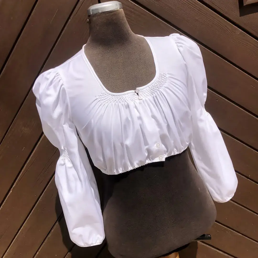 Waldorff Dirndlbluse mit handgefertigtem Smok No. 2 – Bild 2 – Chiemgauer Heimatwerk Trachten-Onlineshop Waldorff Dirndlbluse mit handgefertigtem Smok No. 2 - Bild 2 - Chiemgauer Heimatwerk Trachten-Onlineshop