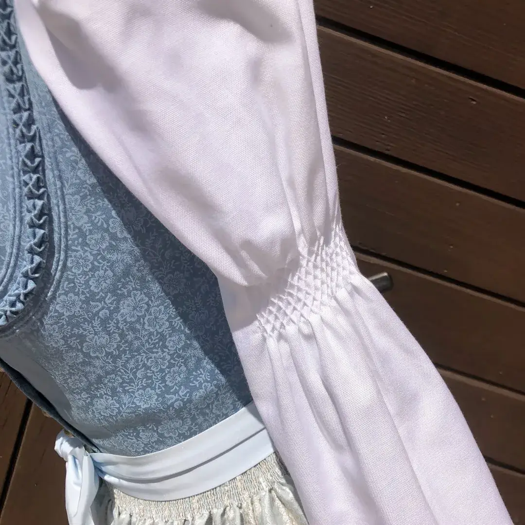 Waldorff Dirndlbluse mit handgefertigtem Smok No. 2 – Bild 31 – Chiemgauer Heimatwerk Trachten-Onlineshop Waldorff Dirndlbluse mit handgefertigtem Smok No. 2 - Bild 31 - Chiemgauer Heimatwerk Trachten-Onlineshop