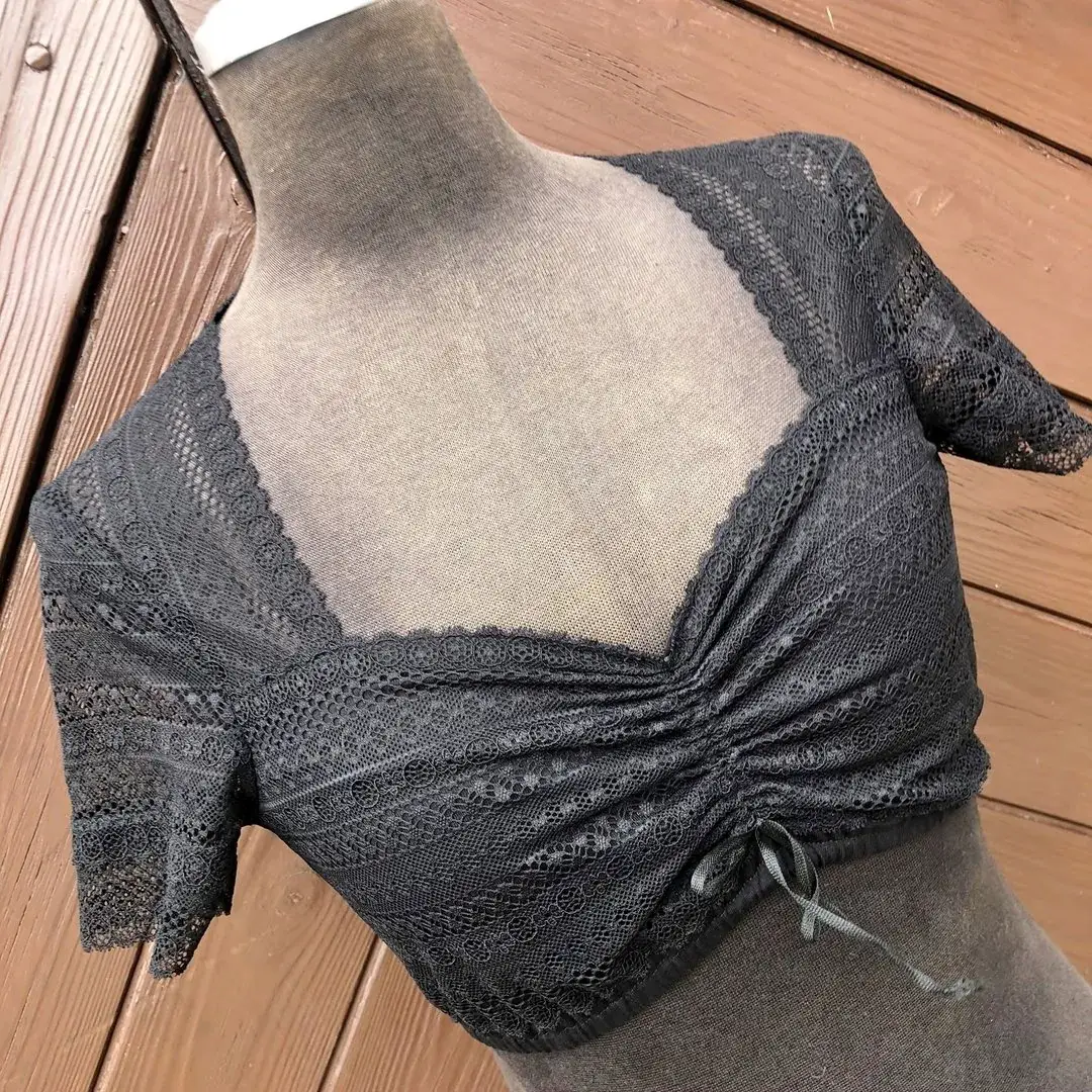 Waldorff Dirndlbluse schwarz aus Spitze No. 3 – Bild 23 – Chiemgauer Heimatwerk Trachten-Onlineshop Waldorff Dirndlbluse schwarz aus Spitze No. 3 - Bild 23 - Chiemgauer Heimatwerk Trachten-Onlineshop