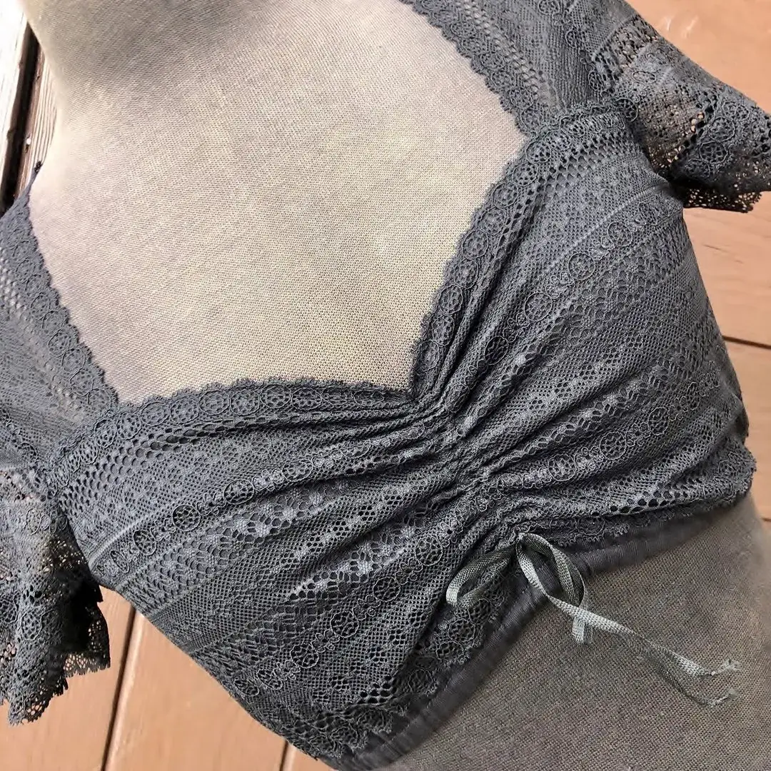 Waldorff Dirndlbluse schwarz aus Spitze No. 3 – Bild 28 – Chiemgauer Heimatwerk Trachten-Onlineshop Waldorff Dirndlbluse schwarz aus Spitze No. 3 - Bild 28 - Chiemgauer Heimatwerk Trachten-Onlineshop
