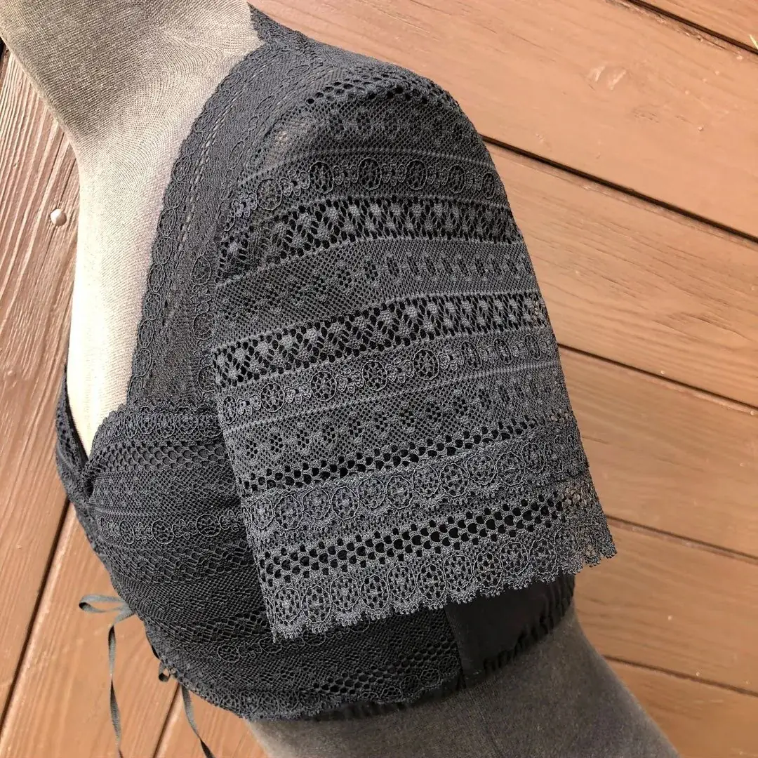 Waldorff Dirndlbluse schwarz aus Spitze No. 3 – Bild 8 – Chiemgauer Heimatwerk Trachten-Onlineshop Waldorff Dirndlbluse schwarz aus Spitze No. 3 - Bild 8 - Chiemgauer Heimatwerk Trachten-Onlineshop