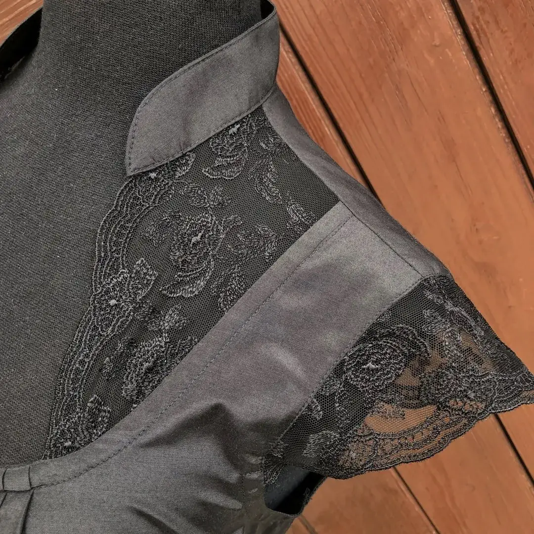 Waldorff Dirndlbluse schwarz mit Flügelärmeln – Bild 12 – Chiemgauer Heimatwerk Trachten-Onlineshop Waldorff Dirndlbluse schwarz mit Flügelärmeln - Bild 12 - Chiemgauer Heimatwerk Trachten-Onlineshop
