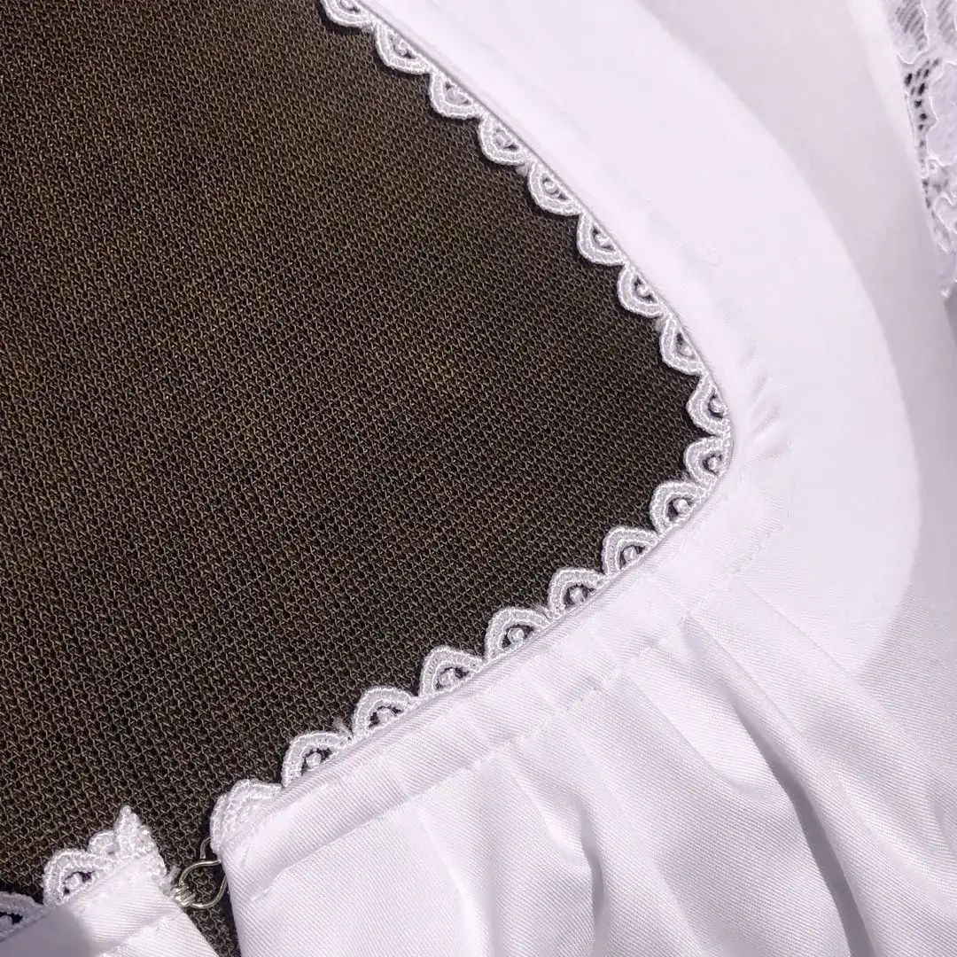 Waldorff Dirndlbluse weiß mit Spitzenärmeln No. 3 – Bild 10 – Chiemgauer Heimatwerk Trachten-Onlineshop Waldorff Dirndlbluse weiß mit Spitzenärmeln No. 3 - Bild 10 - Chiemgauer Heimatwerk Trachten-Onlineshop