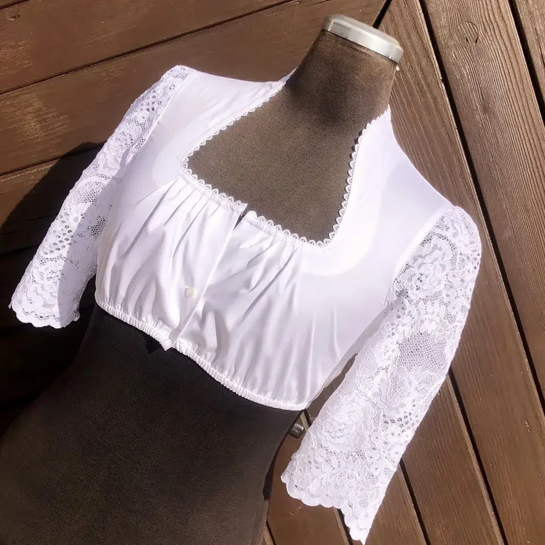 Waldorff Dirndlbluse weiß mit Spitzenärmeln No. 3 – Bild 11 – Chiemgauer Heimatwerk Trachten-Onlineshop Waldorff Dirndlbluse weiß mit Spitzenärmeln No. 3 - Bild 11 - Chiemgauer Heimatwerk Trachten-Onlineshop