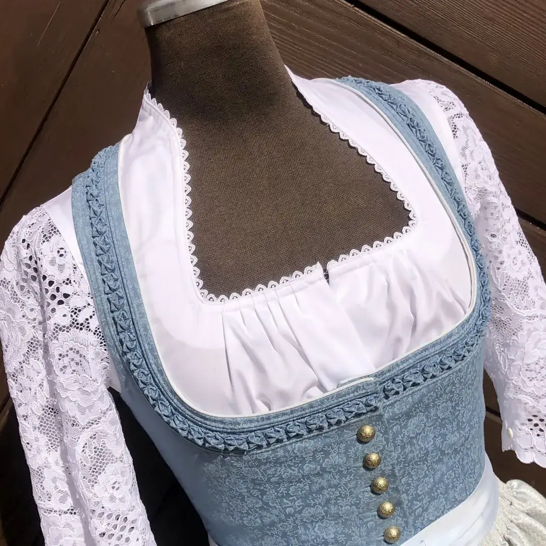 Waldorff Dirndlbluse weiß mit Spitzenärmeln No. 3 – Bild 27 – Chiemgauer Heimatwerk Trachten-Onlineshop Waldorff Dirndlbluse weiß mit Spitzenärmeln No. 3 - Bild 27 - Chiemgauer Heimatwerk Trachten-Onlineshop