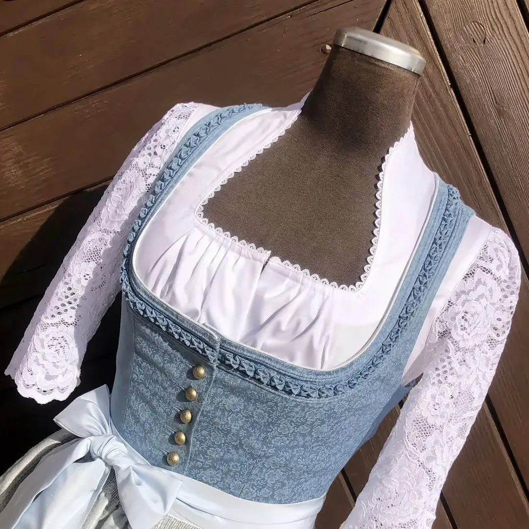 Waldorff Dirndlbluse weiß mit Spitzenärmeln No. 3 – Bild 37 – Chiemgauer Heimatwerk Trachten-Onlineshop Waldorff Dirndlbluse weiß mit Spitzenärmeln No. 3 - Bild 37 - Chiemgauer Heimatwerk Trachten-Onlineshop