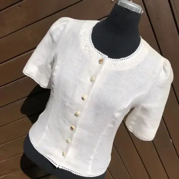 Waldorff Trachtenbluse aus Leinen โ Bild 1 โ Chiemgauer Heimatwerk Trachten-Onlineshop Waldorff Trachtenbluse aus Leinen - Bild 1 - Chiemgauer Heimatwerk Trachten-Onlineshop