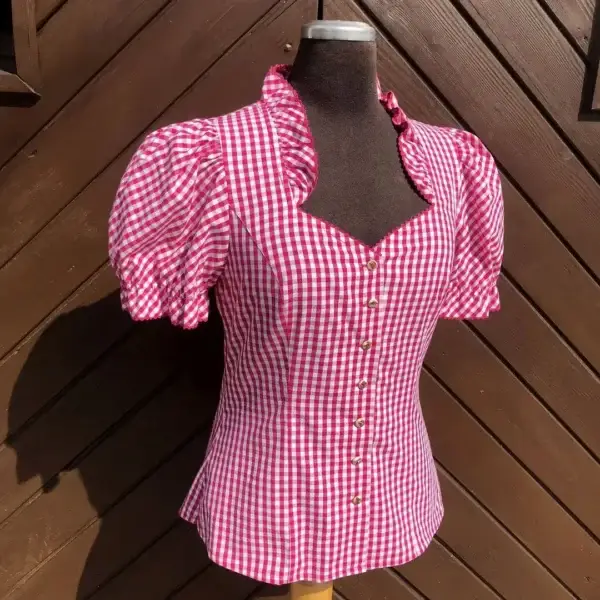Waldorff Trachtenbluse kariert kurzarm No. 2 โ Bild 1 โ Chiemgauer Heimatwerk Trachten-Onlineshop Waldorff Trachtenbluse kariert kurzarm No. 2 - Bild 1 - Chiemgauer Heimatwerk Trachten-Onlineshop