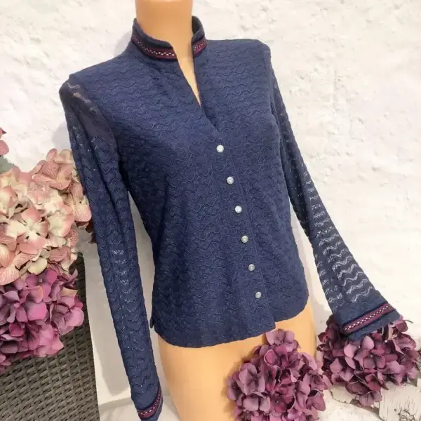Waldorff Trachtenjacke aus Strick in blau - Bild 1 - Chiemgauer Heimatwerk Trachten-Onlineshop