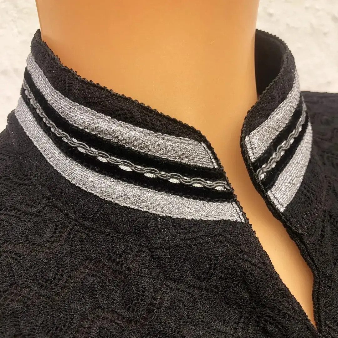 Waldorff Trachtenjacke aus Strick in schwarz – Bild 5 – Chiemgauer Heimatwerk Trachten-Onlineshop Waldorff Trachtenjacke aus Strick in schwarz - Bild 5 - Chiemgauer Heimatwerk Trachten-Onlineshop