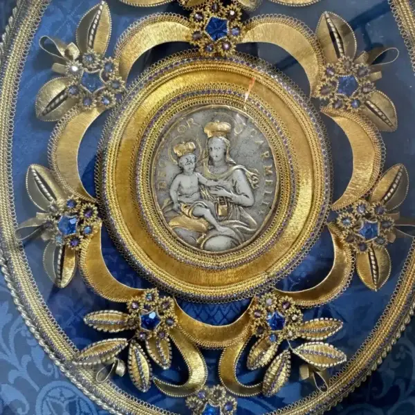 Swarovski Strasssteine für Klosterarbeiten im Chiemgauer Heimatwerk Trachten-Onlineshop Swarovski Strasssteine für Klosterarbeiten im Chiemgauer Heimatwerk Trachten-Onlineshop