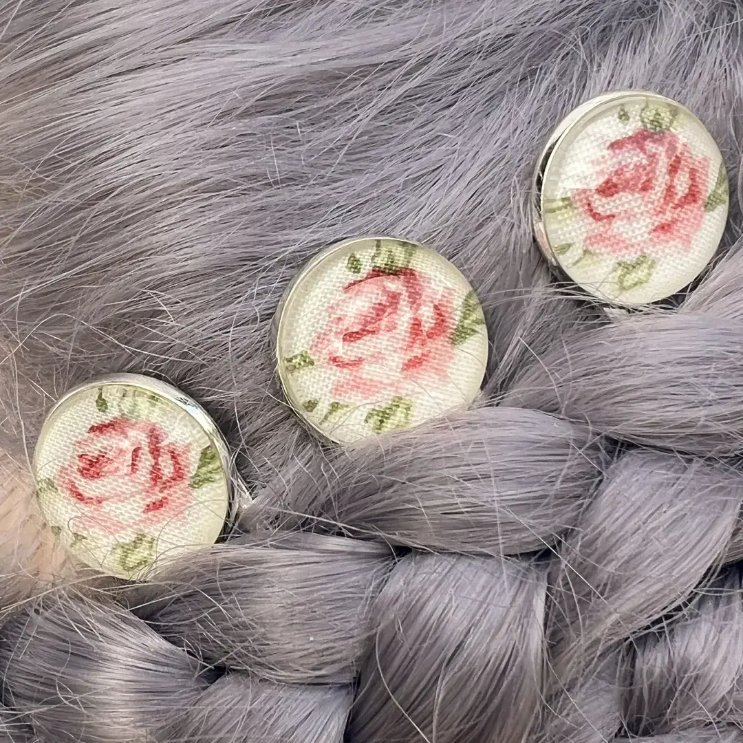 Trachtenhaarnadel mit Rosen rosa No. 1 – Bild 18 – Chiemgauer Heimatwerk Trachten-Onlineshop Trachtenhaarnadel mit Rosen rosa No. 1 - Bild 18 - Chiemgauer Heimatwerk Trachten-Onlineshop