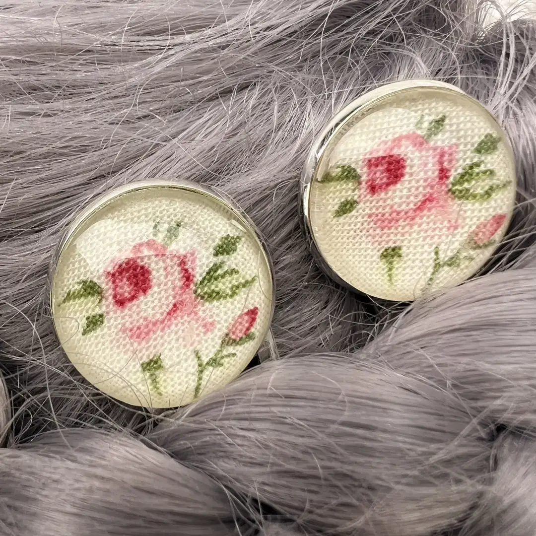 Trachtenhaarnadel mit Rosen rosa No. 2 – Bild 15 – Chiemgauer Heimatwerk Trachten-Onlineshop Trachtenhaarnadel mit Rosen rosa No. 2 - Bild 15 - Chiemgauer Heimatwerk Trachten-Onlineshop