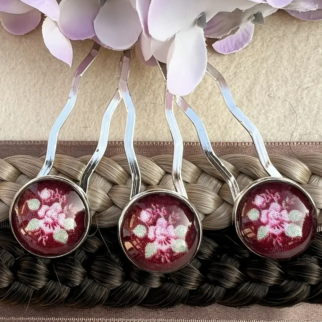 Trachtenhaarnadel mit Rosen burgund – Bild 8 – Chiemgauer Heimatwerk Trachten-Onlineshop Trachtenhaarnadel mit Rosen burgund - Bild 8 - Chiemgauer Heimatwerk Trachten-Onlineshop